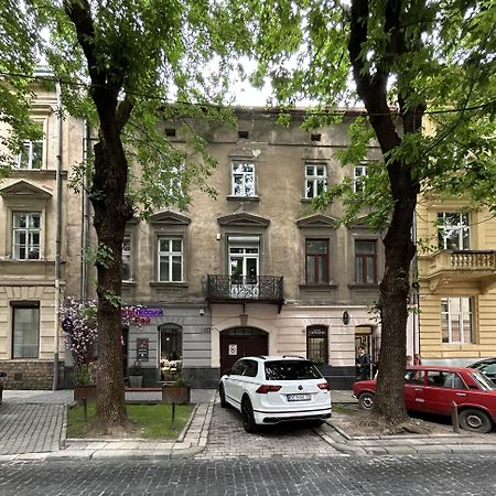 Modern Apartment, 5Mins To Rynok Square Львов Экстерьер фото