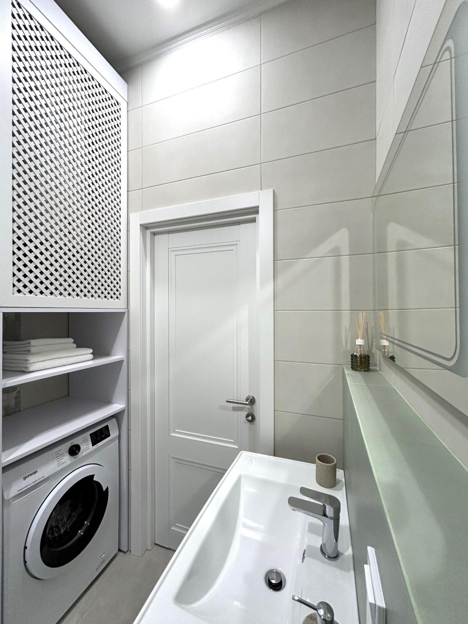 Modern Apartment, 5Mins To Rynok Square Львов Экстерьер фото